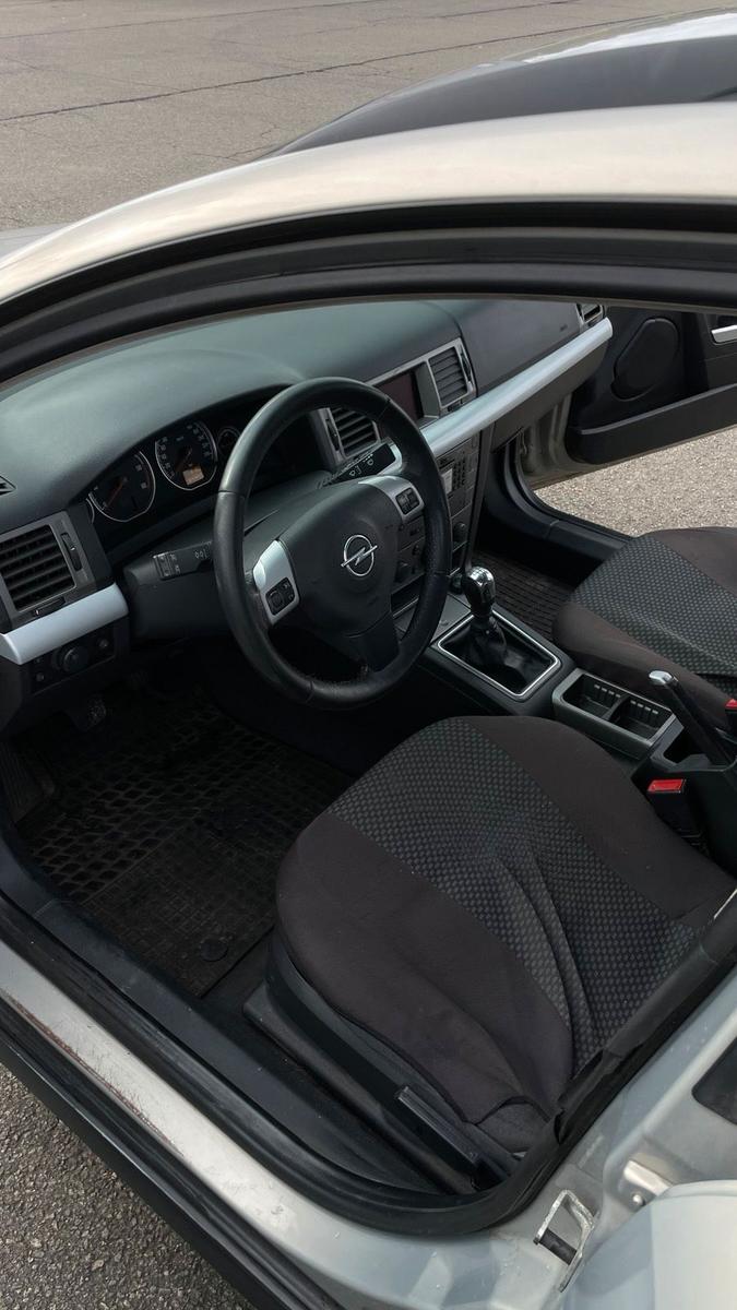 Opel Vectra 2005 — photo 8