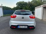Kia Rio 1.2 Attract Attract - Kia Rio mit Benzin-Antrieb: Kleinwagen, 1.2