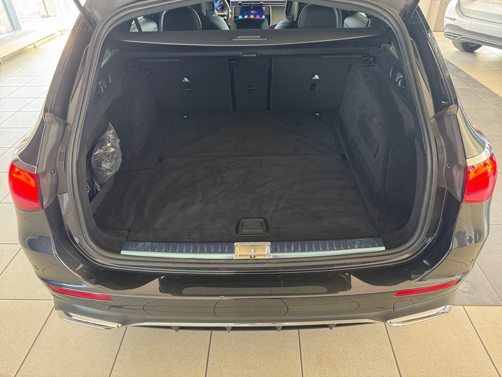 Fahrzeugabbildung Mercedes-Benz E 220 T d AMG*Distro*Totwinkel*LED*Kamera*CarPla