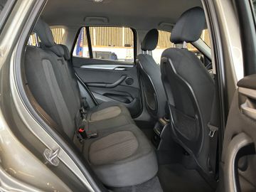 MYAUTOCENTER – Gebraucht- und Jahreswagen mit Werkstattservice in Pfaffenhofen BMW X1 xDrive 20 i *Kamera*Klima*SHZ*Navi*Bluetooth*