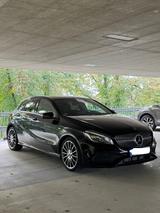 Mercedes-Benz Mercedes A Klasse 220 - Mercedes-Benz E 220 mit Benzin-Antrieb