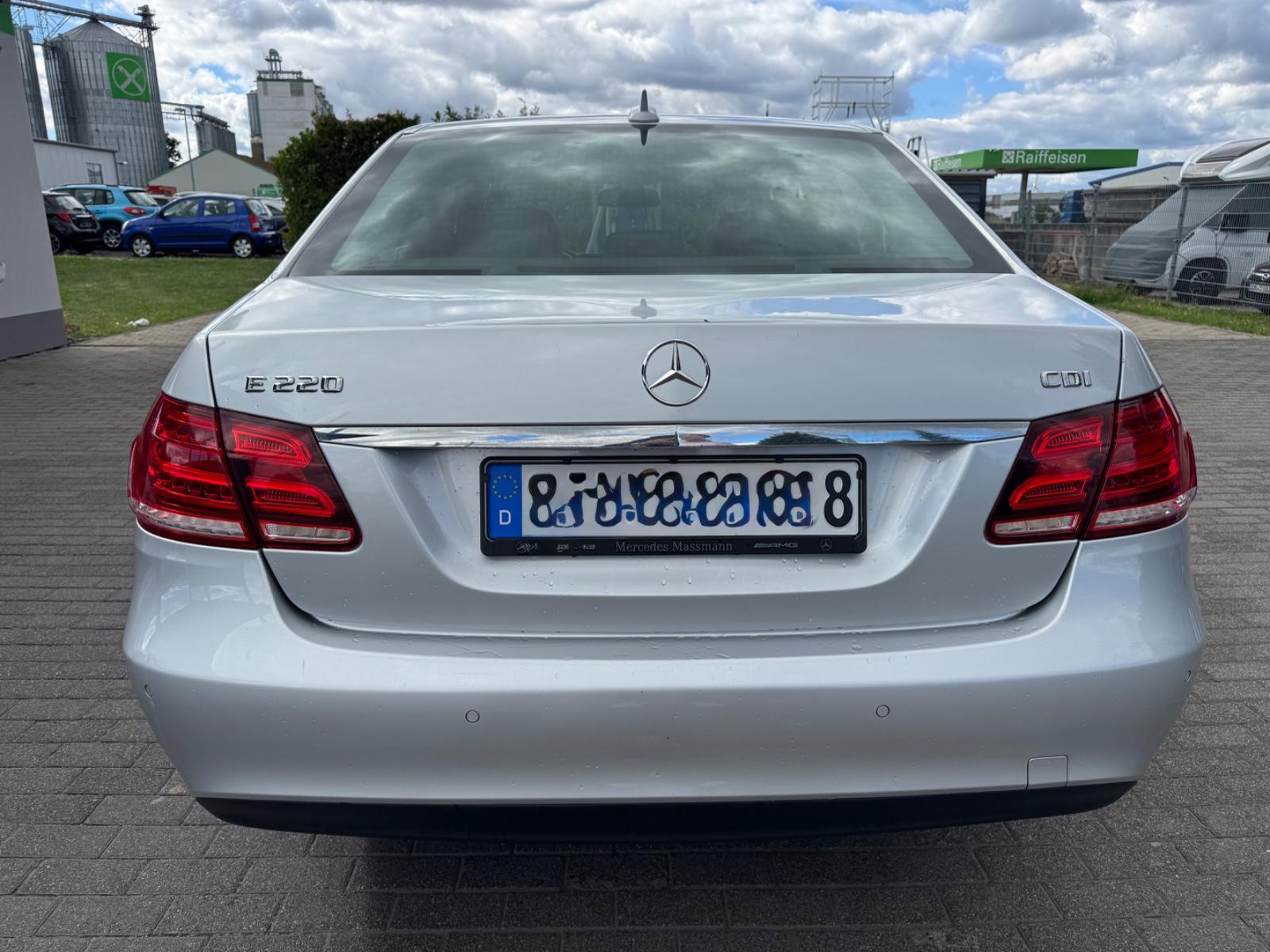 Mercedes-Benz E 220 CDI Limousine Klima Navi LED Euro 5