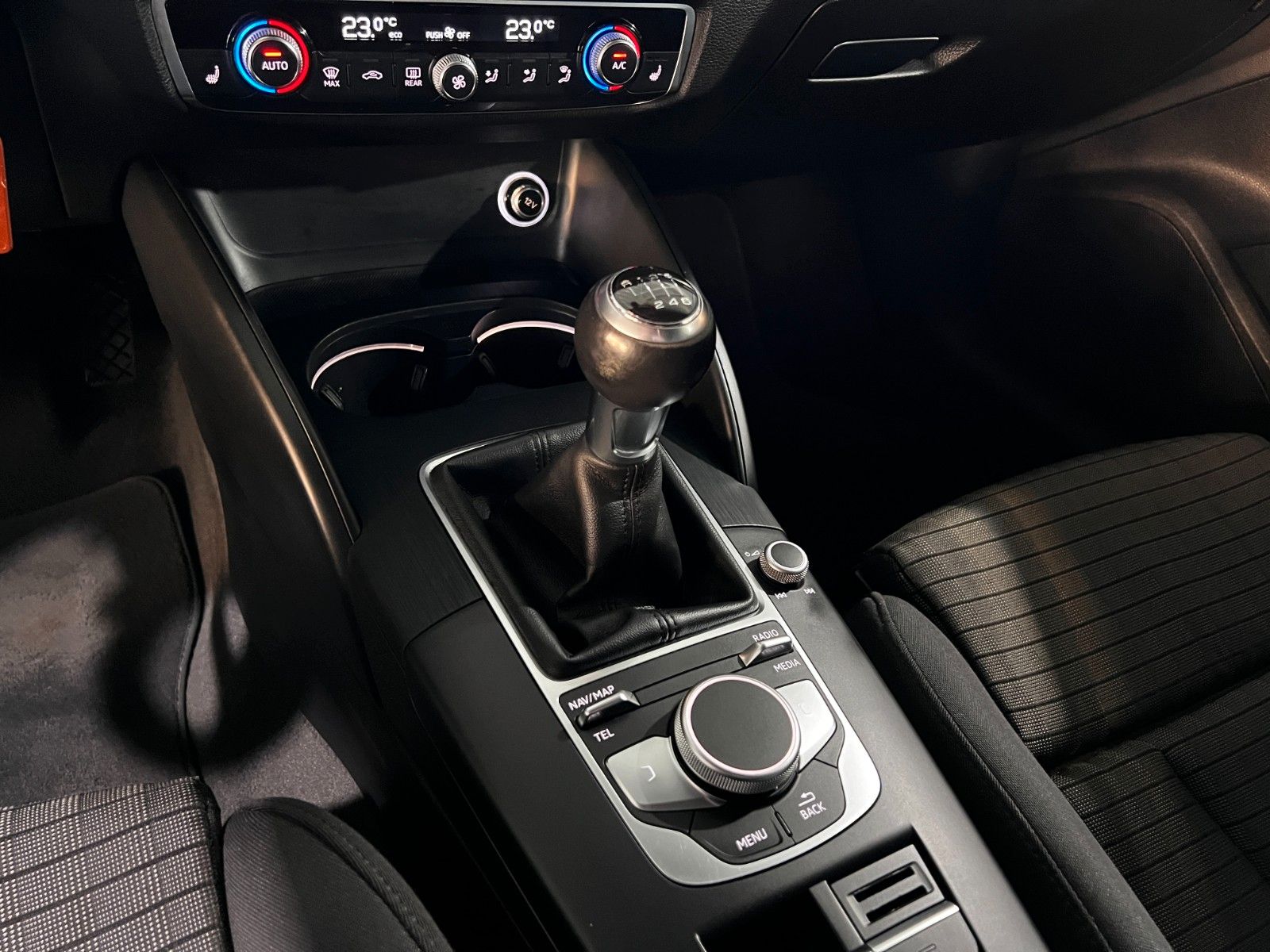 Audi A3 Sportback Sport | NAVI | SHZ | TEMPO | AHK foto 14