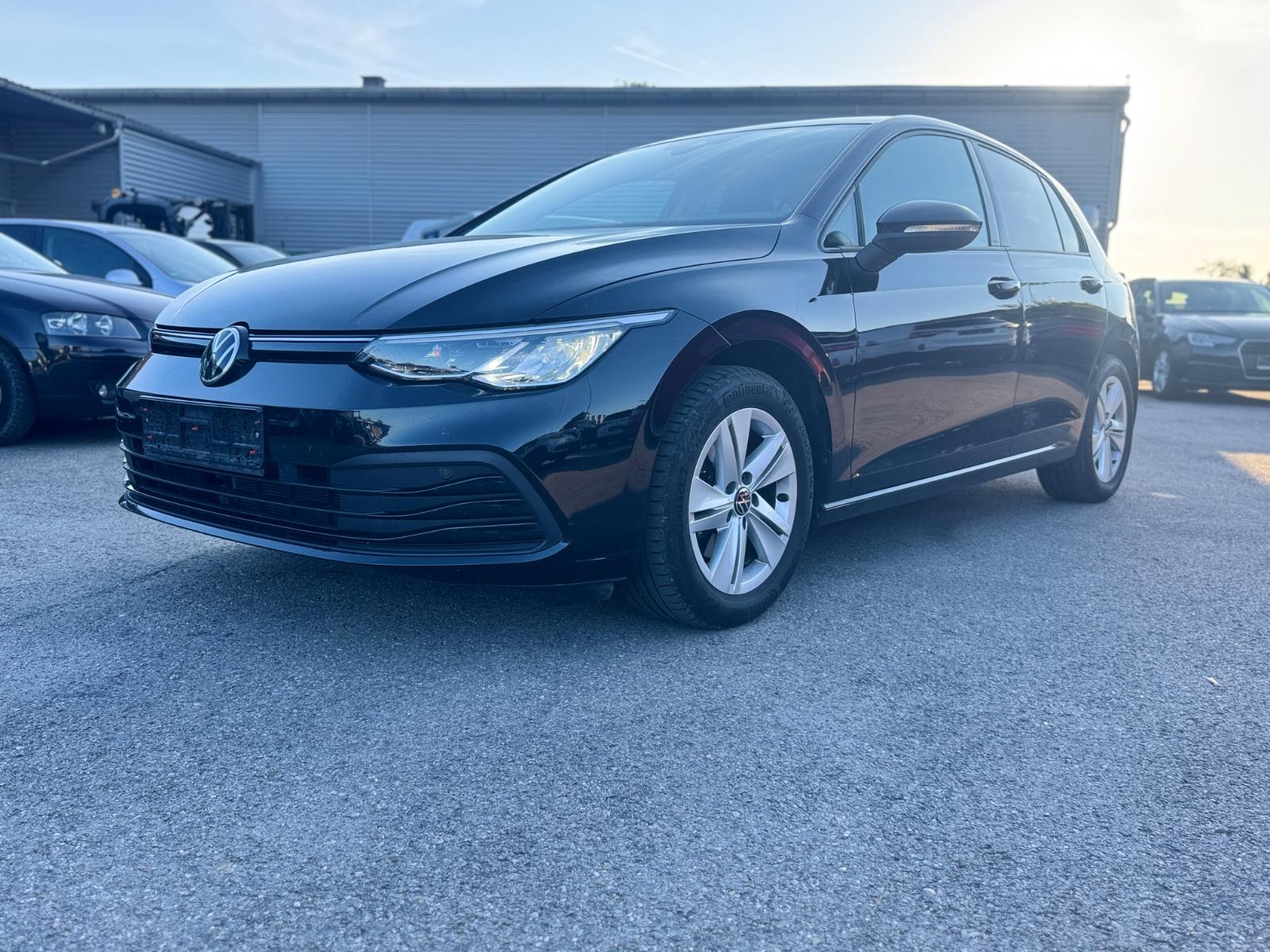 Volkswagen Golf VIII Lim. Life+Euro6+TÜV+LED+Klimatronic+WR