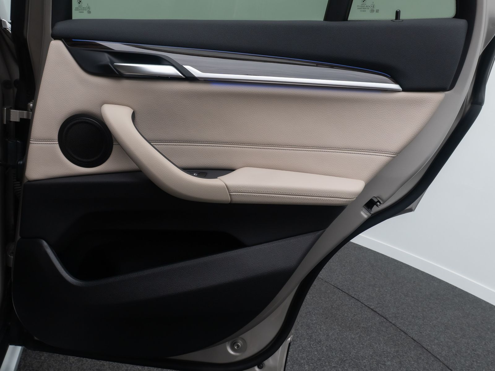Fahrzeugabbildung BMW X1 sD20i xLine DAB LED M Sportlenkr Leder 18Zoll