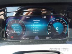 VW Golf VIII Variant Life 1.5 TSI Bluetooth LED