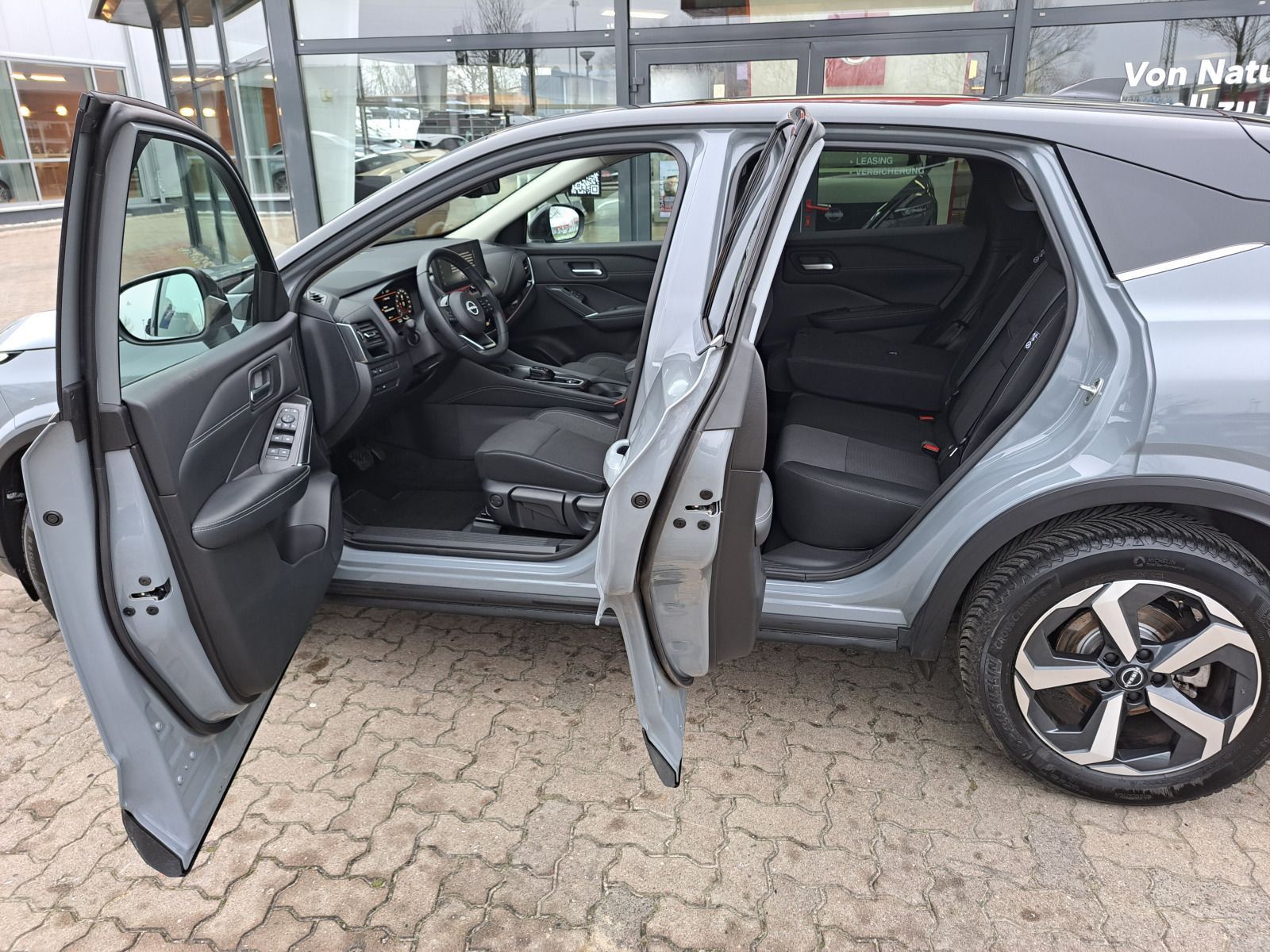 Fahrzeugabbildung Nissan Qashqai 1.5 VC-T e-POWER N-Connecta Winter Busin