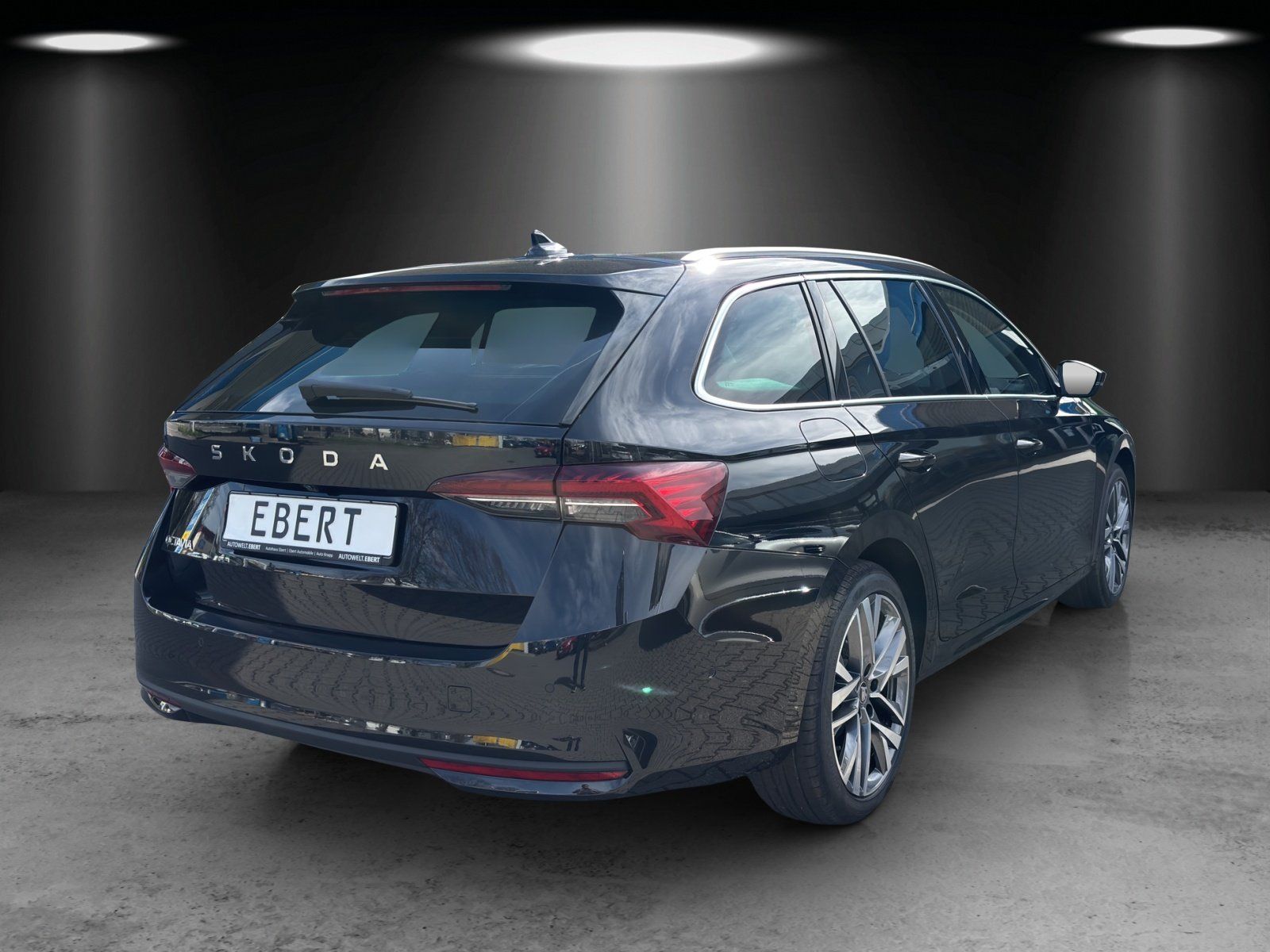 Fahrzeugabbildung SKODA Octavia Combi Balance 1,5TSI110kW DSG/AHK/Stahzg