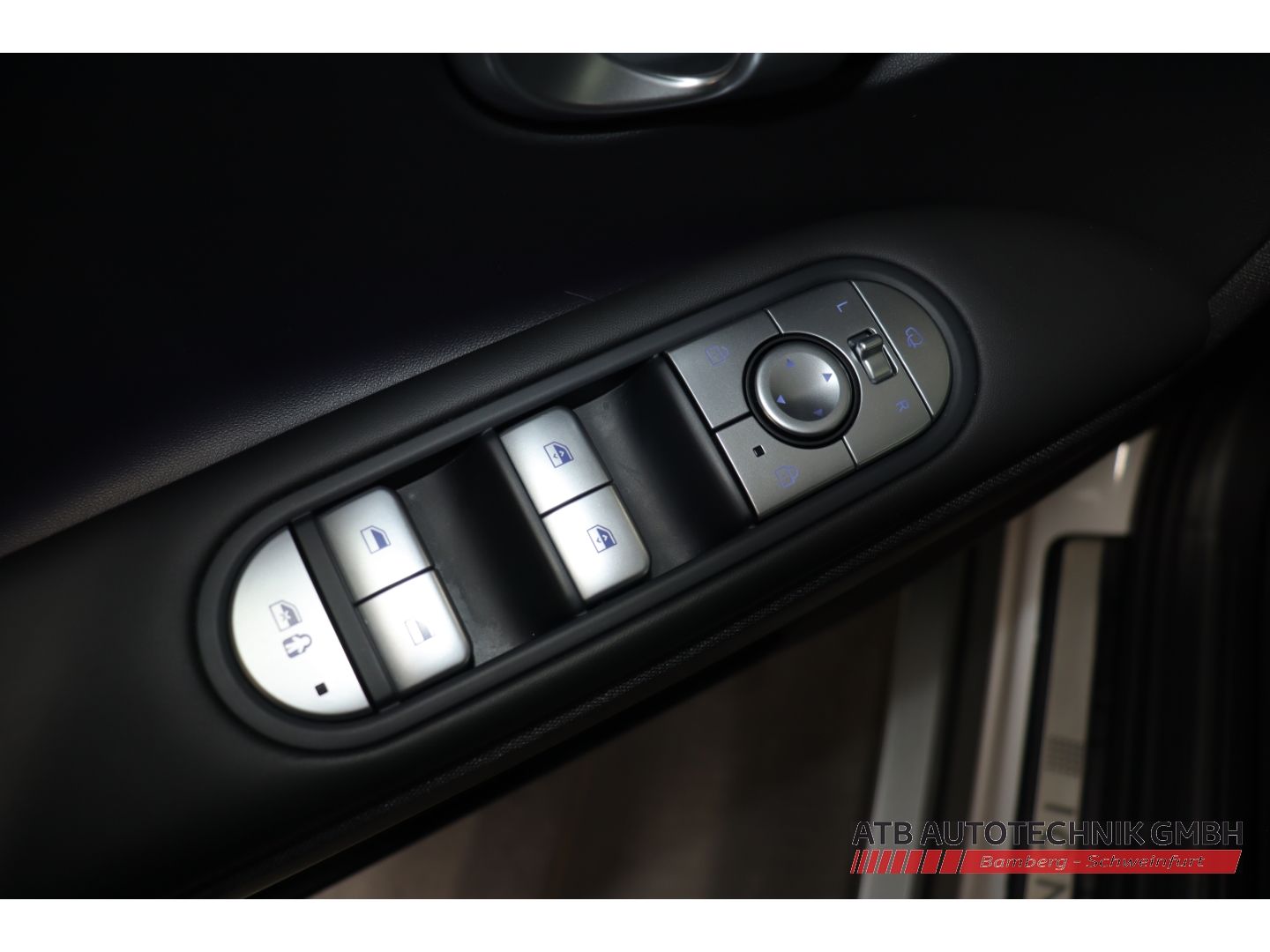 Fahrzeugabbildung Hyundai IONIQ 5 77,4 kWh UNIQ 98,8% SOH HUD Panorama Nav