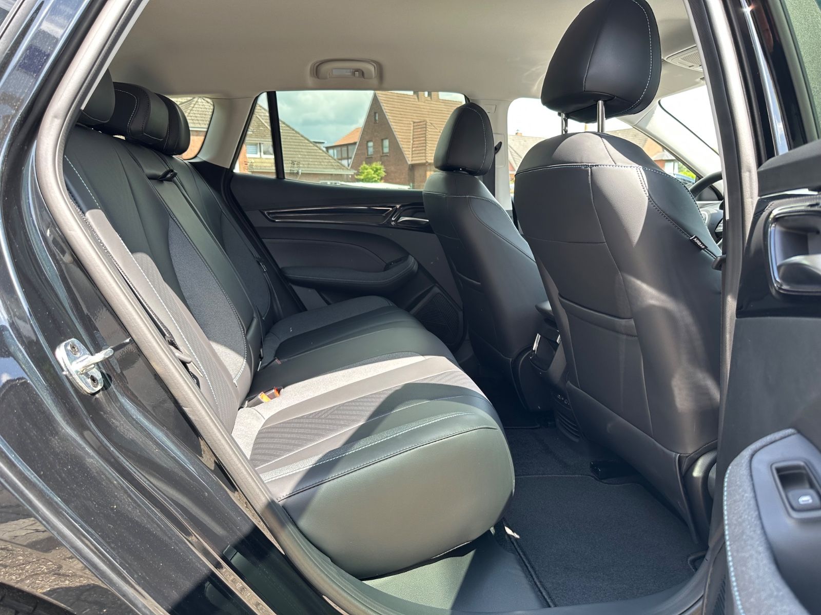 Fahrzeugabbildung MG MG5 Luxury Navi/ACC/LED/360°-Kamera/Shzg./17"