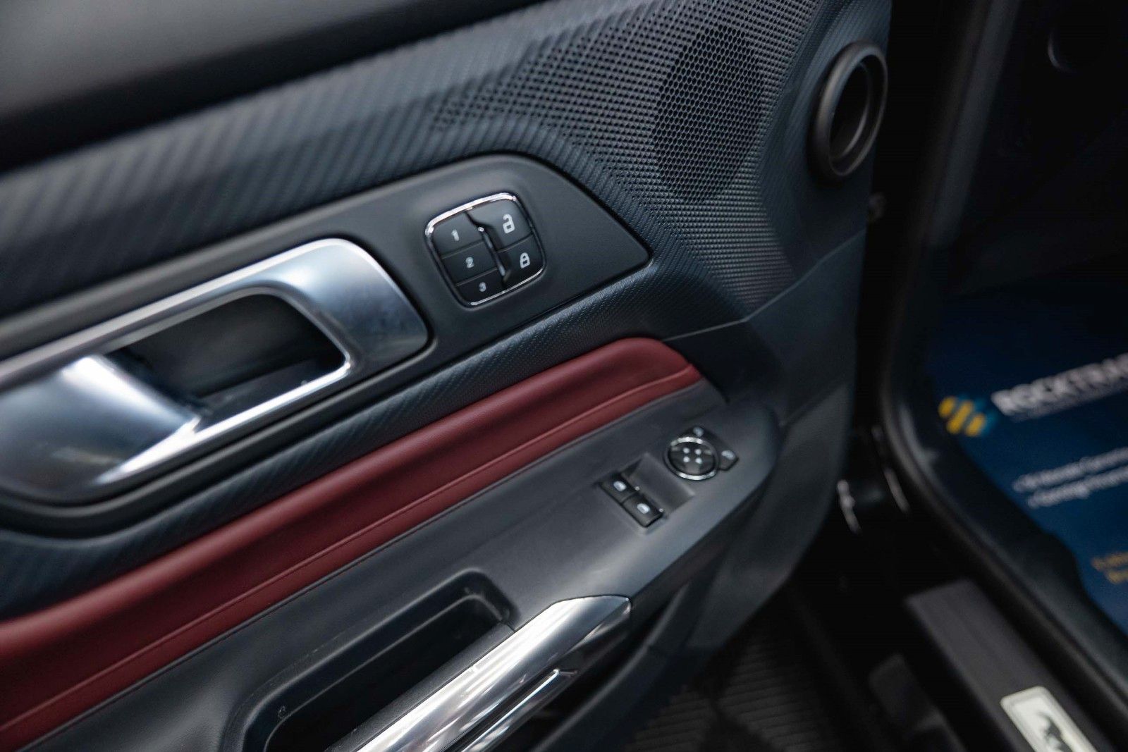 Fahrzeugabbildung Ford Mustang Fastback 5.0 Ti-VCT V8 Dark Horse 6-Gang