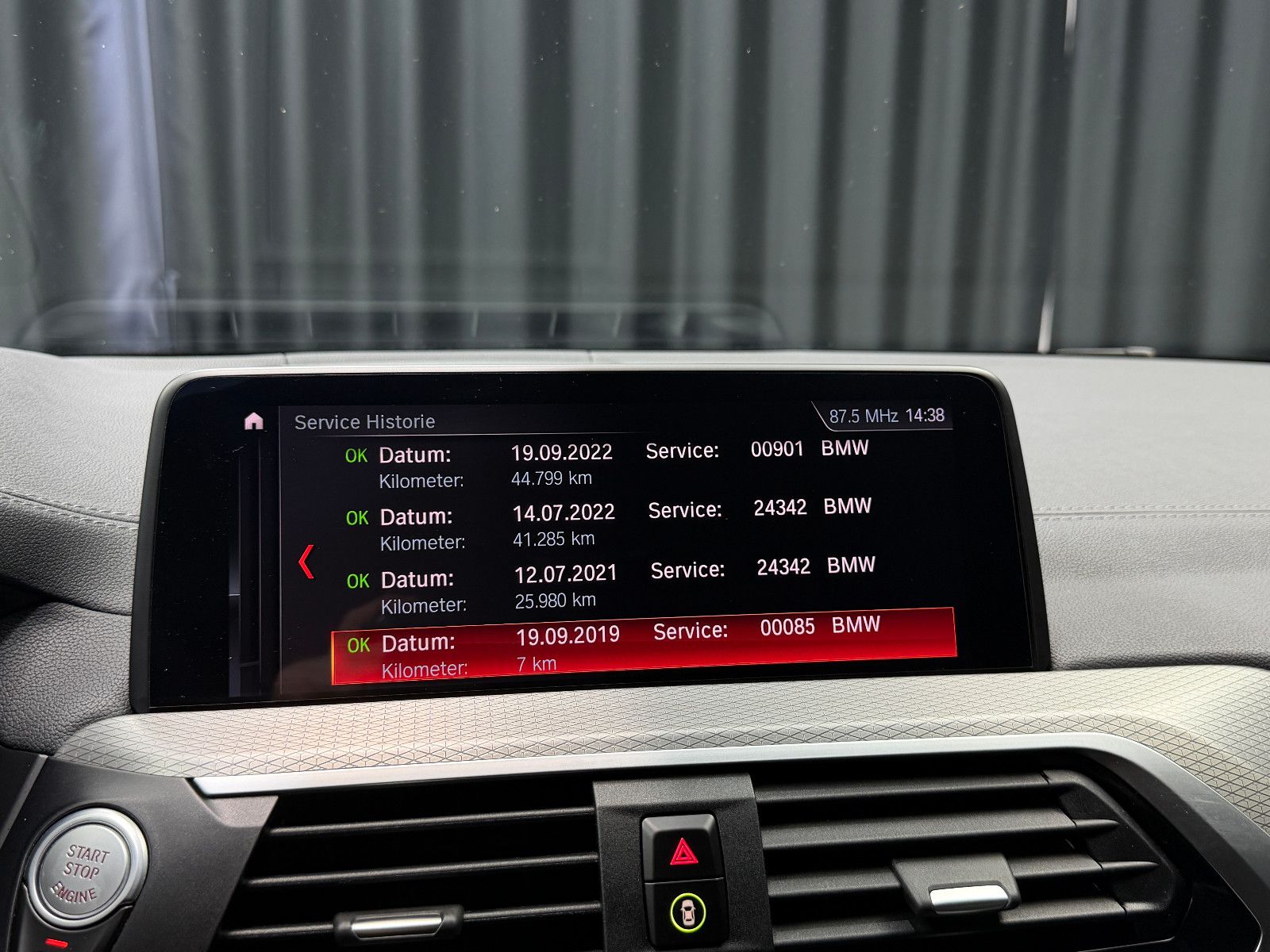 Fahrzeugabbildung BMW X3 M40 i |HuD|360°|LED|SITZBELÜFTUNG