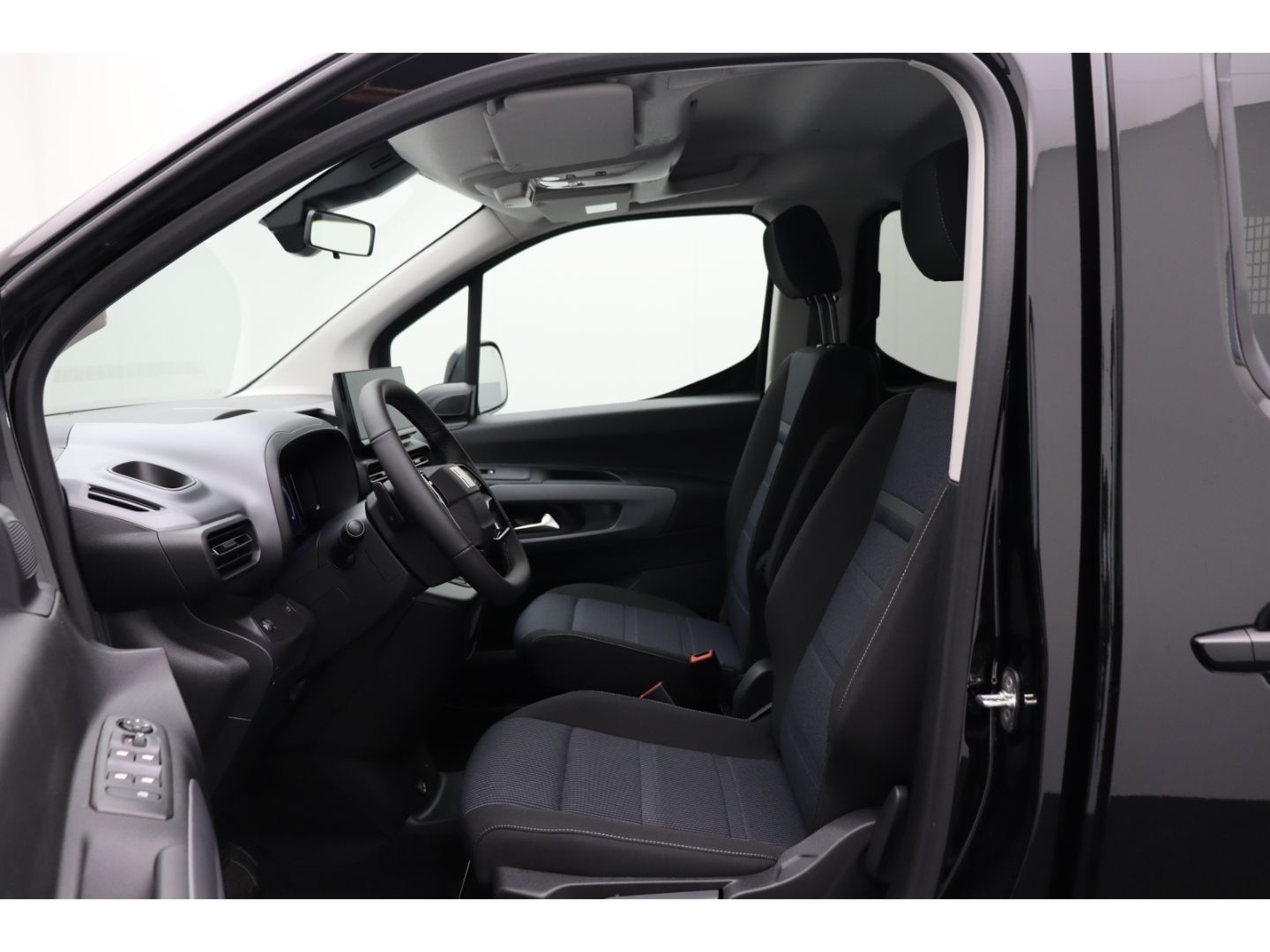 Fahrzeugabbildung Fiat Doblo Kombi L2 1.5 Diesel 96 kW Navigation