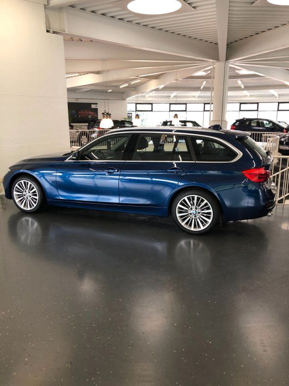 Image of BMW 320