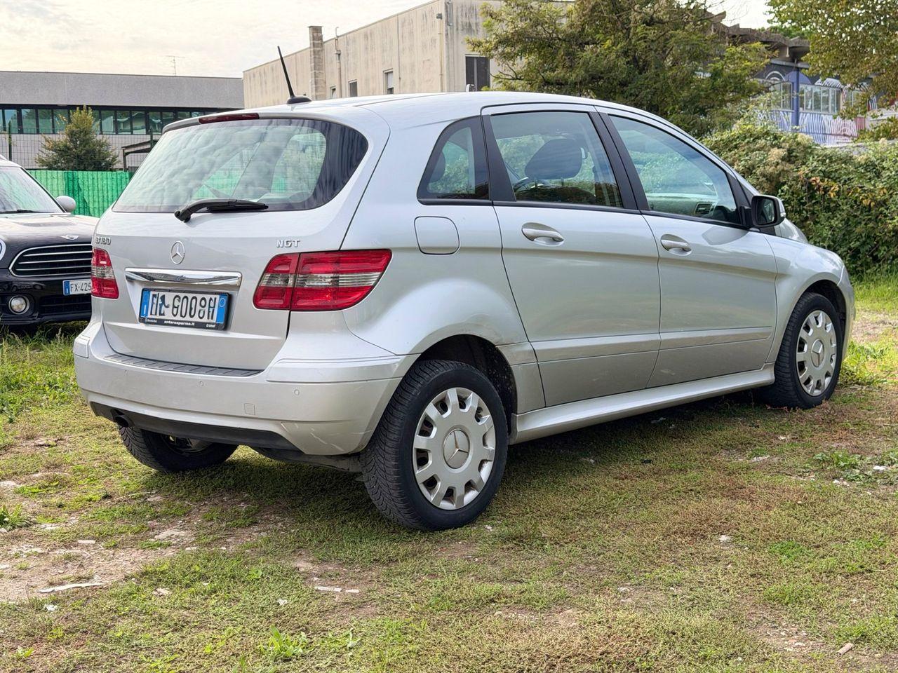 Mercedes-Benz B180 2010 — photo 5