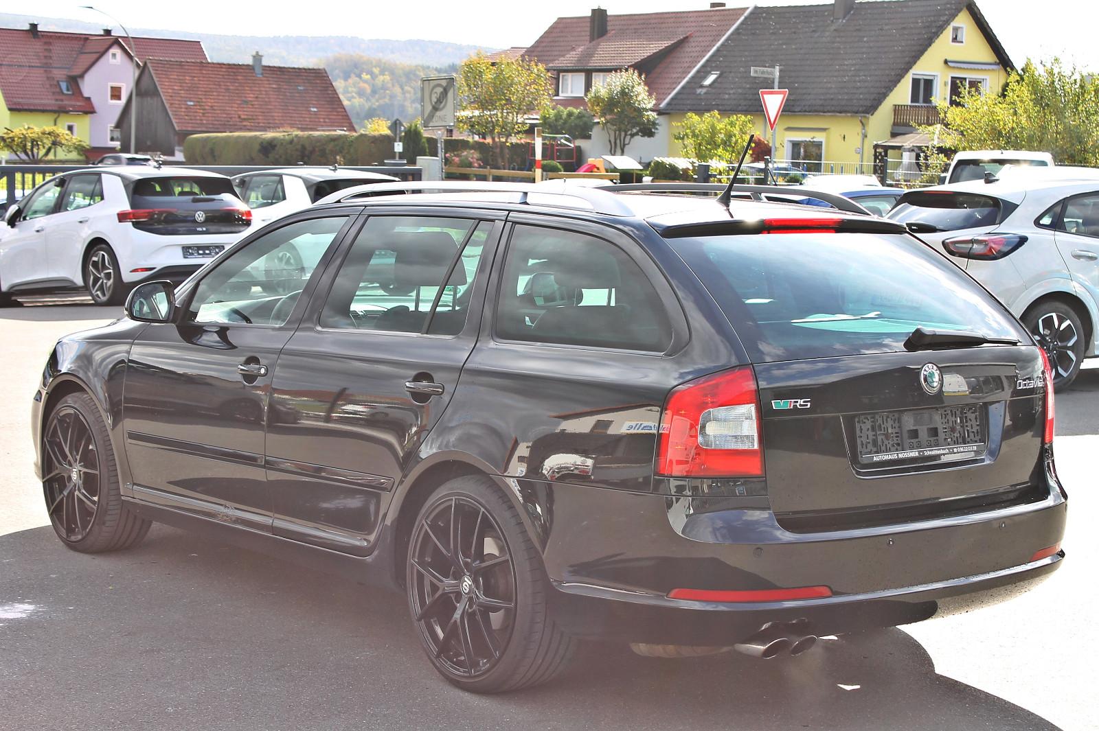 Skoda Octavia Combi RS 2.0 TSI 200 ch BVM / 165 000 km / Alcantara / Bi-Xénon / Sièges chauffants