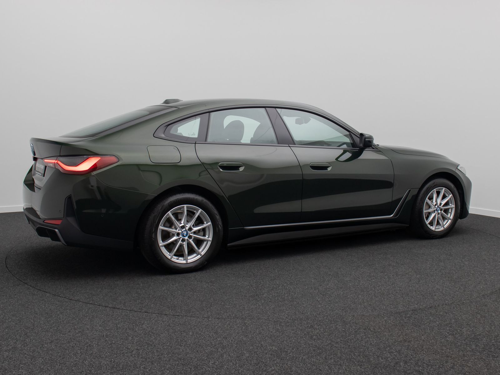 Fahrzeugabbildung BMW i4 eD40 Gran Coup&egrave; Kamera HUD DAB HiFi Komfort