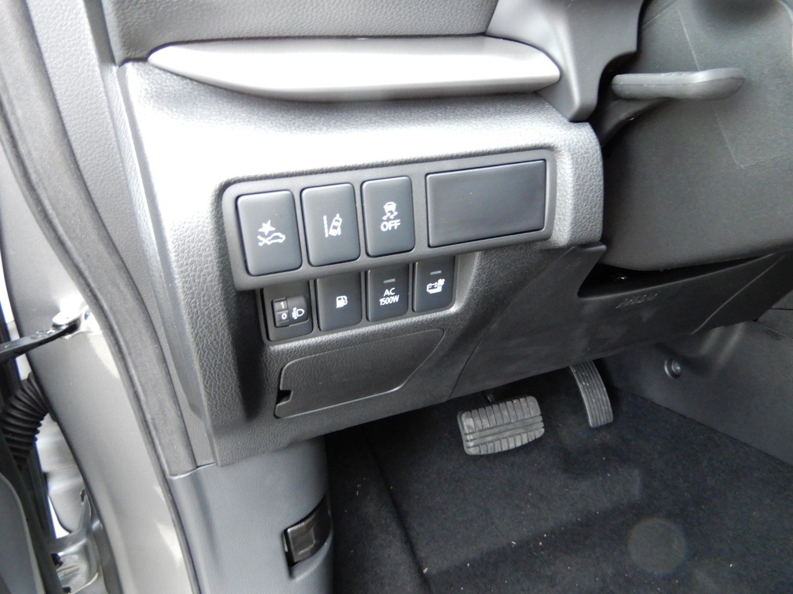 Fahrzeugabbildung Mitsubishi Eclipse Cross 2.4 PHEV SELECT 4WD Navi LED