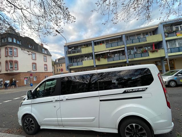 Ford Tourneo Custom