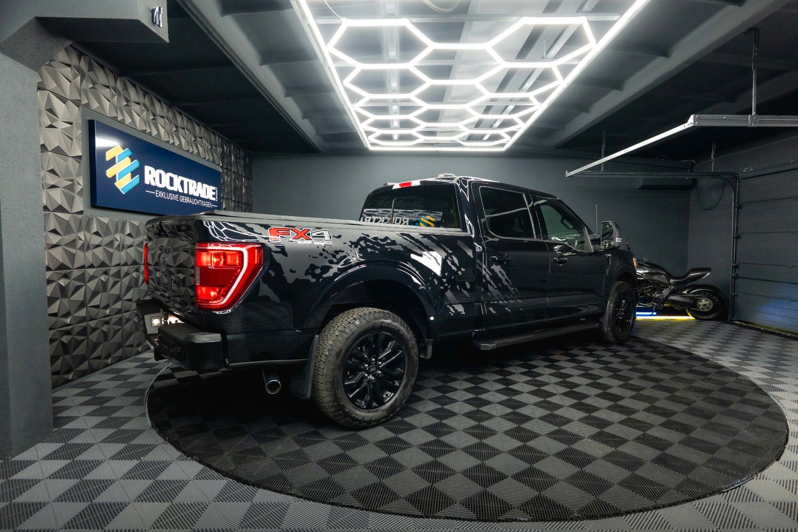 Fahrzeugabbildung Ford F150 5.0L V8 4x4 SuperCrew Longbed RAPTOR 19%