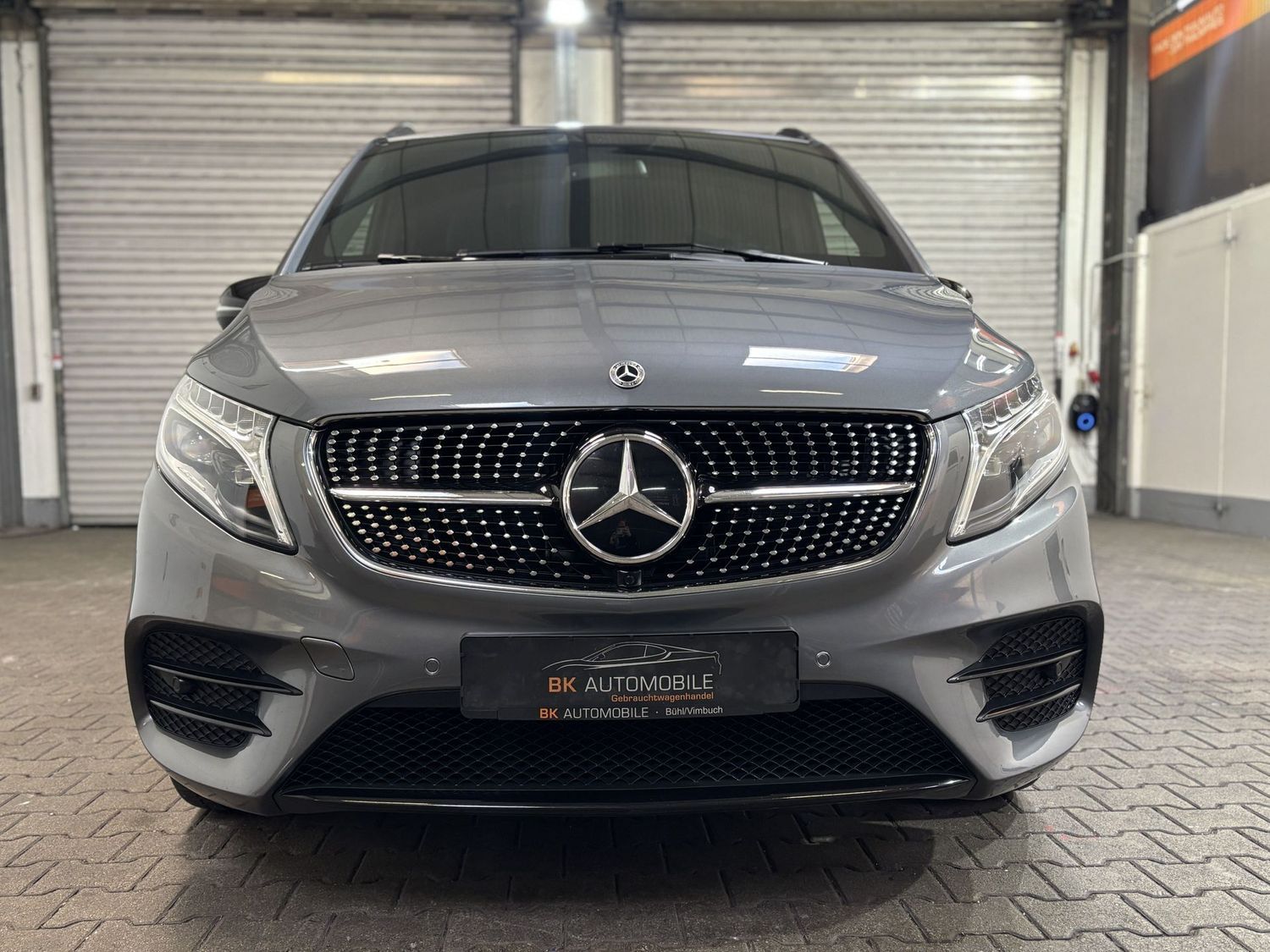 Fahrzeugabbildung Mercedes-Benz V 300 d 4M lang AMG #LED#Kamera#Burmester#Night#