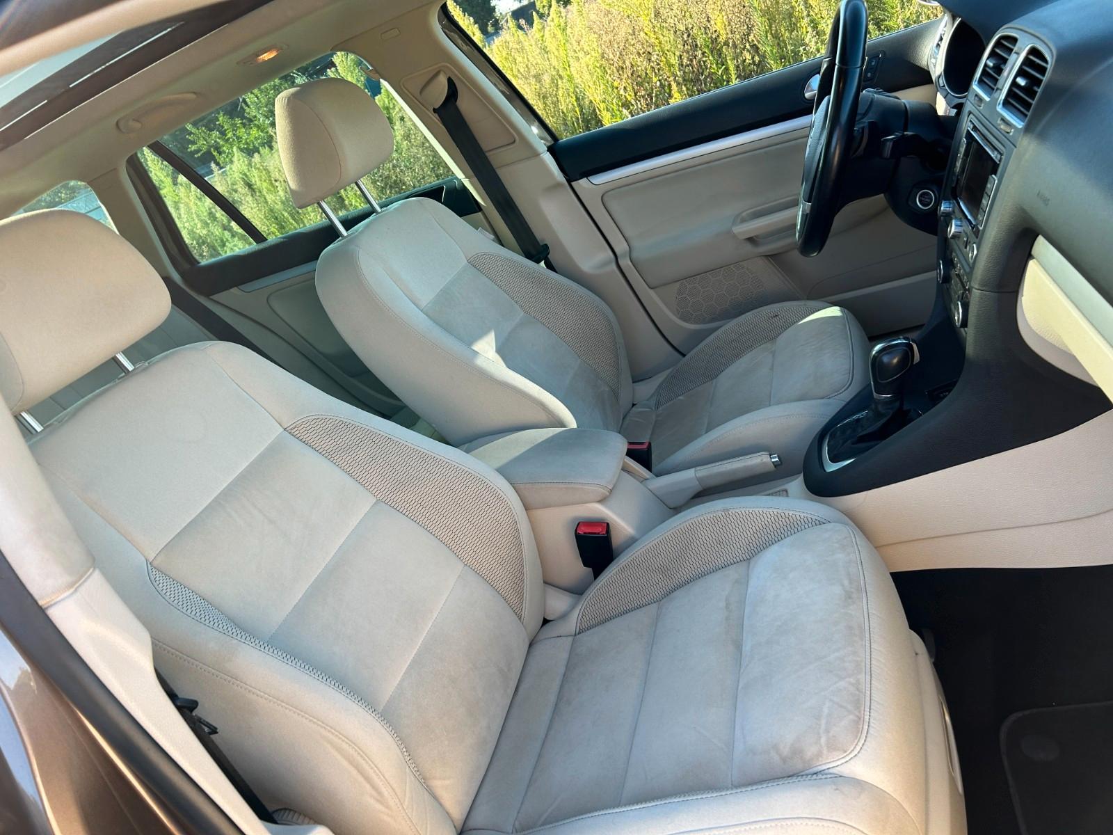 Volkswagen Golf 2011 — photo 24