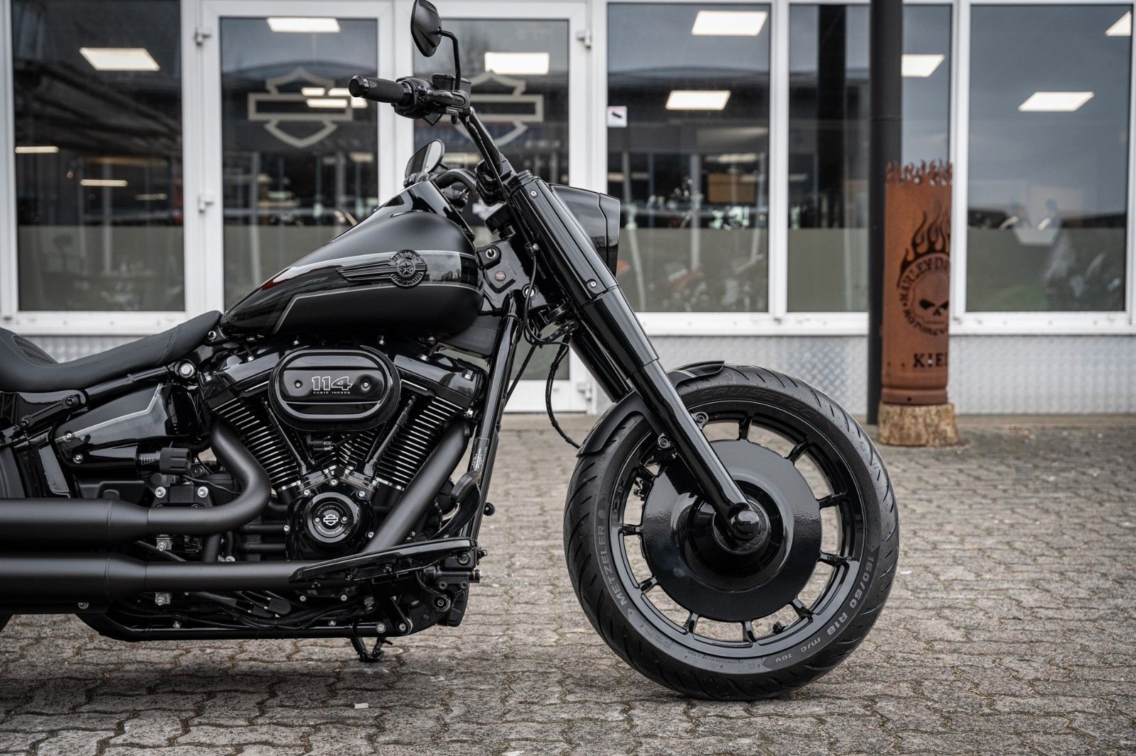 Fahrzeugabbildung Harley-Davidson DARK FAT BOY FLFBS 114 MY24 -JEKILL&HYDE-
