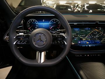 Mercedes E 200 - 11