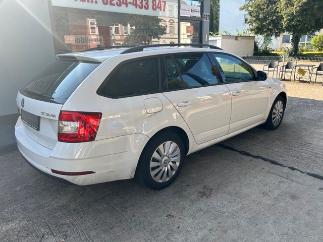 Fahrzeugabbildung Skoda Octavia Combi Soleil 1.6 TDI+Navi+CarPlay+SHZ+BT