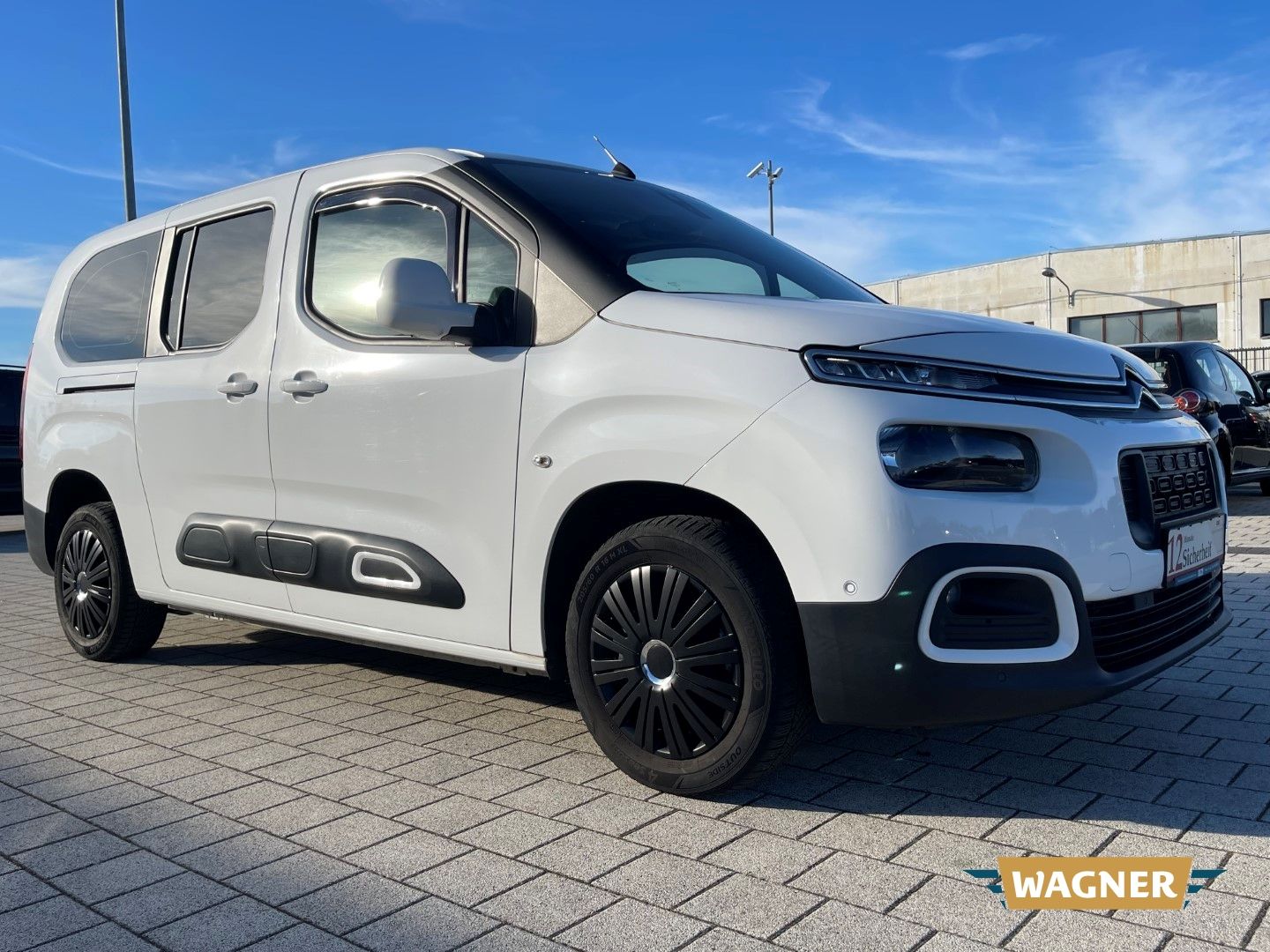 Fahrzeugabbildung Citroën Berlingo Feel XL Automatik Klimaautomatik