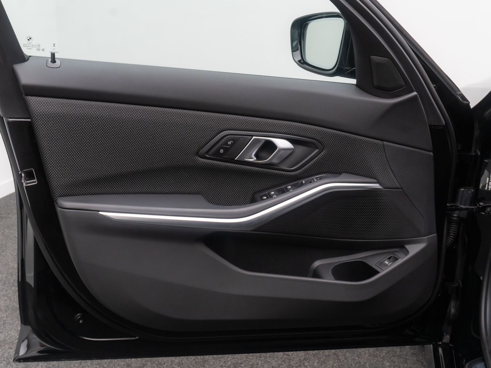 Fahrzeugabbildung BMW 318i DAB Alarm Kamera HiFi Widscreen Sport