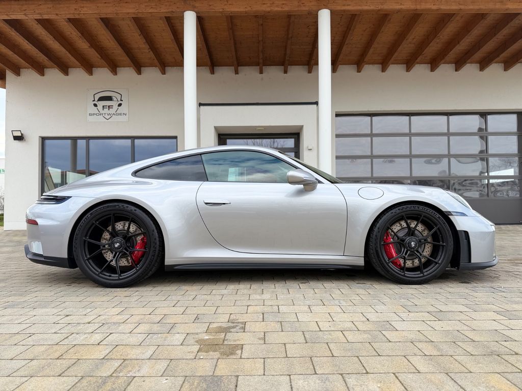 Image of Porsche 992