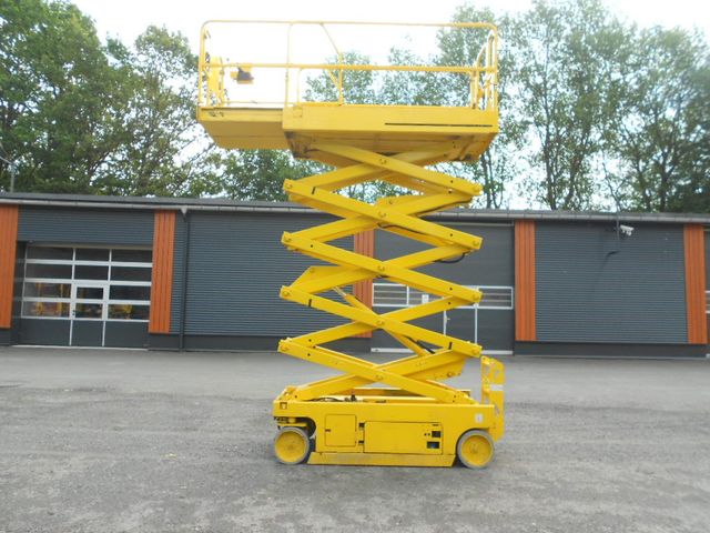 Genie GS 3246, Scherenarbeitsbühne Genie 11,9 m