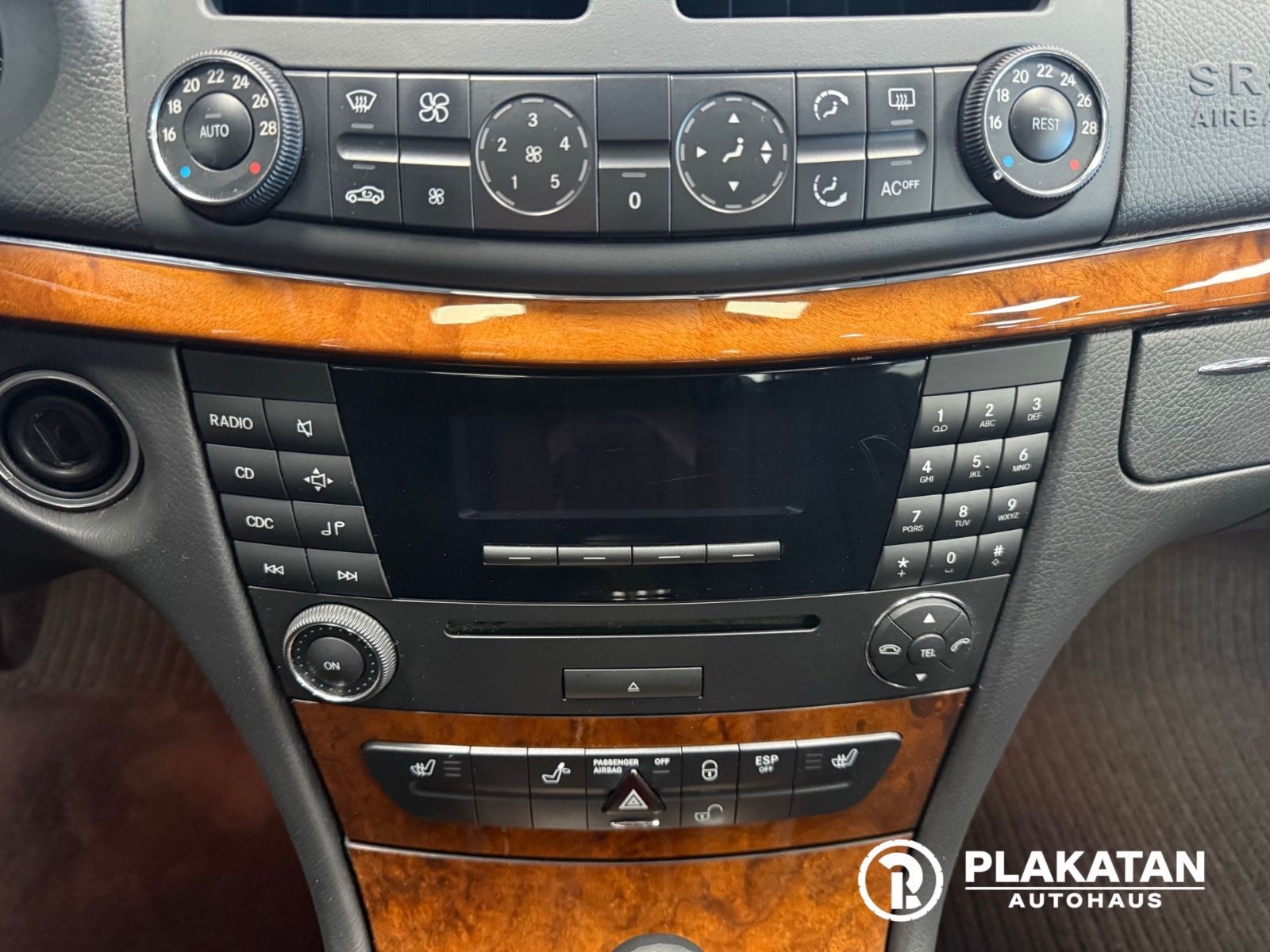 Fahrzeugabbildung Mercedes-Benz E 240 ELEGANCE, TÜV Neu, 2 Hand