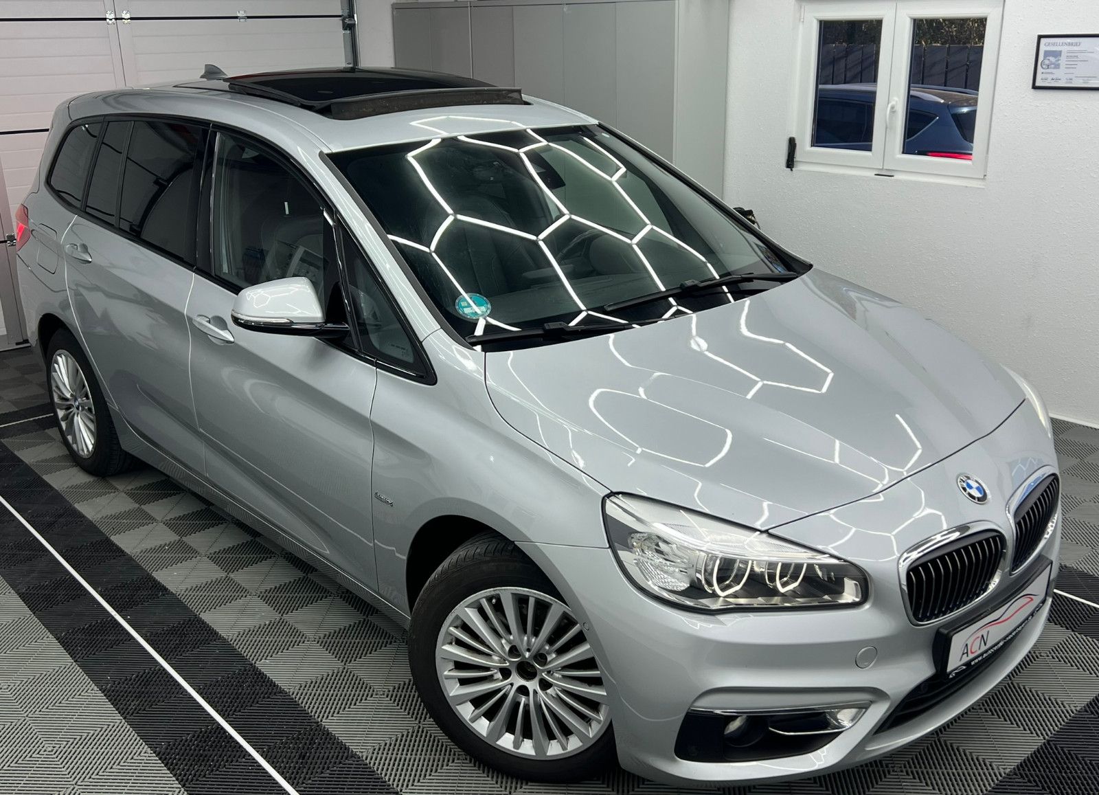 Fahrzeugabbildung BMW 218 d Gran Tourer LUXURY Line/PANO/LED/7-SITZER