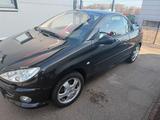 Peugeot 206 CC Cabrio 2.0  136 PS - Peugeot 206 Cabrio Ps mit Benzin-Antrieb
