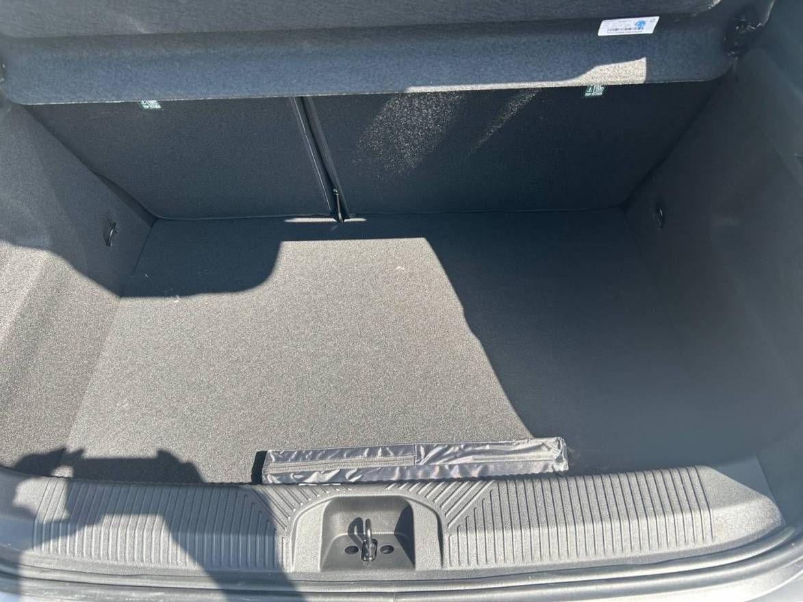 Fahrzeugabbildung Renault CLIO Techno Full Hybrid E-Tech 160