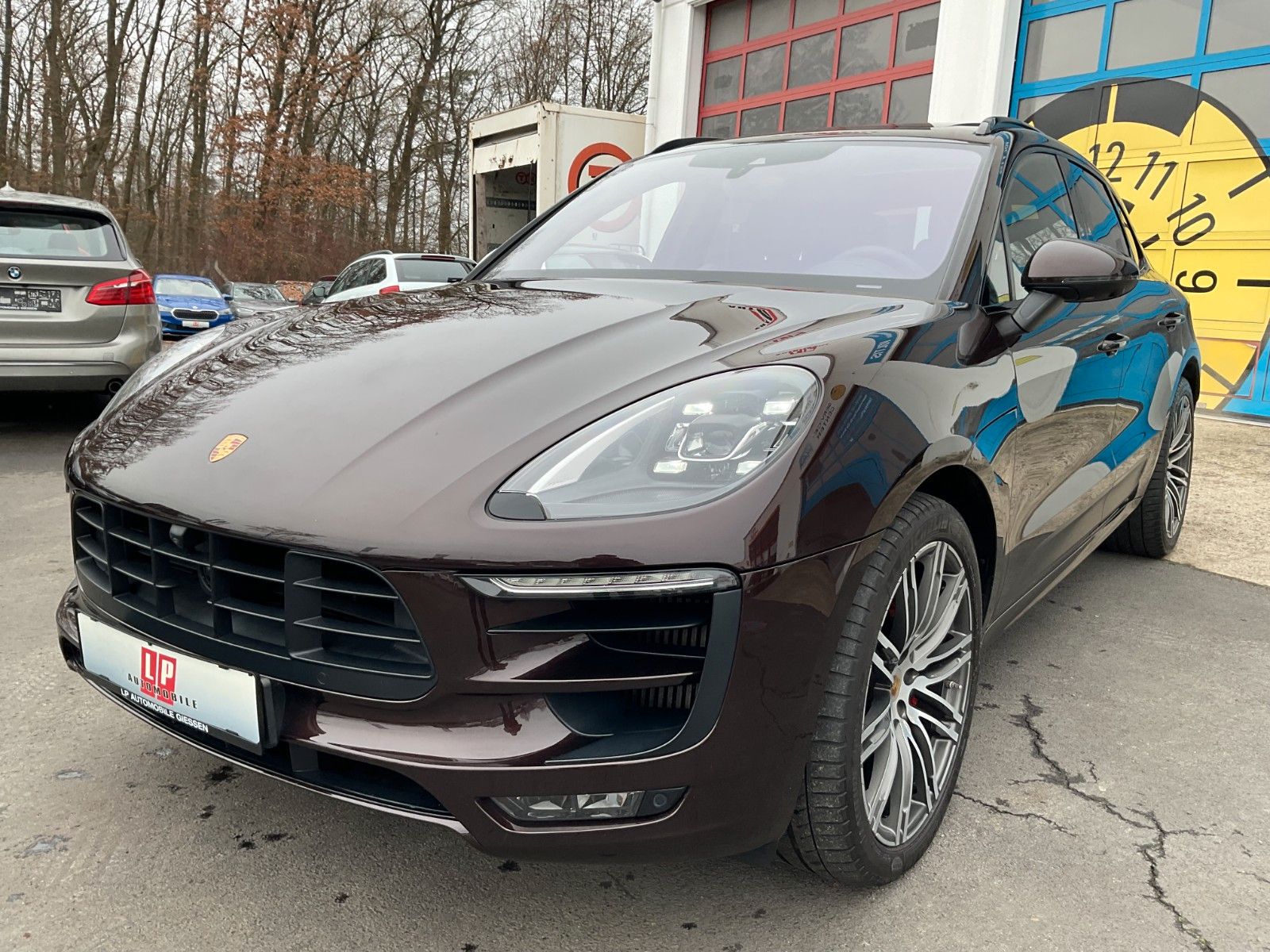 PORSCHE Macan