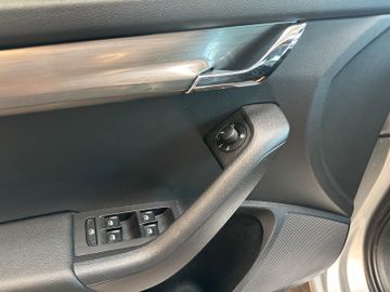 Skoda Octavia Combi Ambition *AHK*TEMPO*NAVI*2-ZONEN*