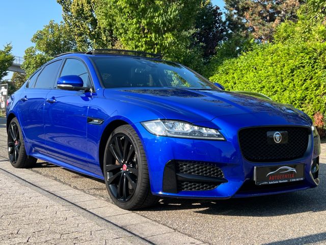 Jaguar XF R-Sport EXCLUSIVE|PANORAMA|MERIDIAN|300PS