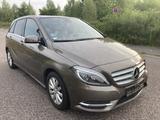 Mercedes-Benz B 180 (BlueEFFICIENCY) 7G-DCT + Autom.+AHK - Mercedes-Benz B 180: Blueefficiency