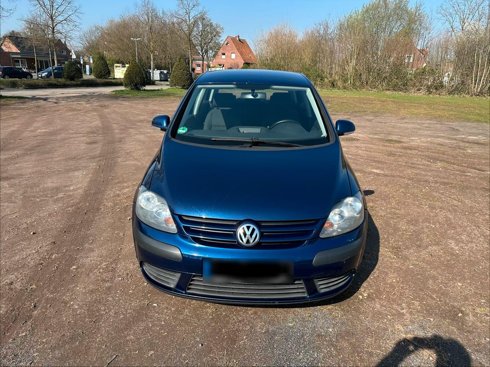 Volkswagen Golf 2005 — rear view
