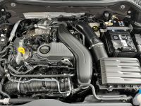 SKODA Karoq 1.5 TSI DSG Sportline PANO KAM AHK 4JGAR bei Autohaus Landmann & Maier OHG