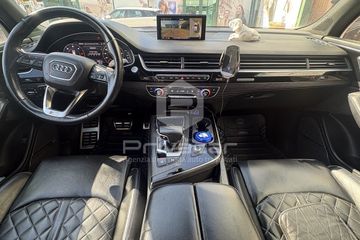 Audi Q7 - 10