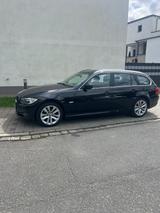 BMW 318i Touring - - BMW 318 aus 2011: Kombi