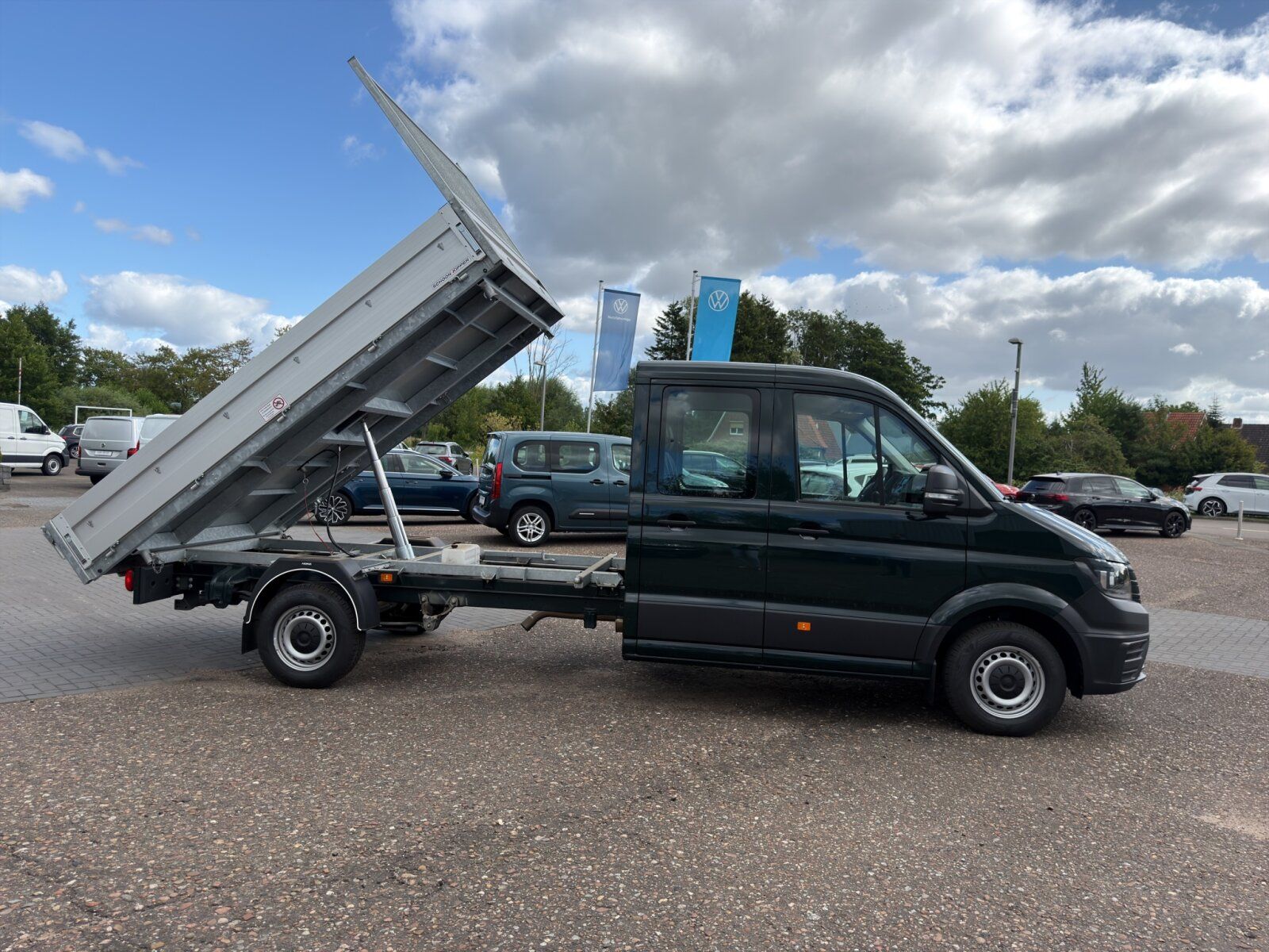 Fahrzeugabbildung Volkswagen Crafter 35 Pritsche 2.0 TDI DOKA Kipper