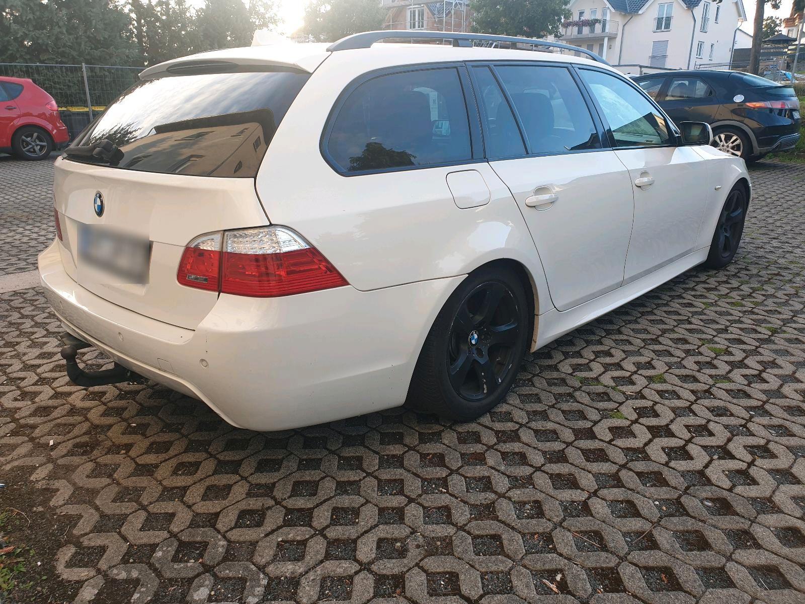 BMW 530 2008 — салон