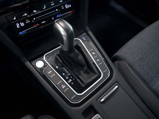 Fahrzeugabbildung Volkswagen Passat Variant GTE 1.4 TSI | LED AHK RFK