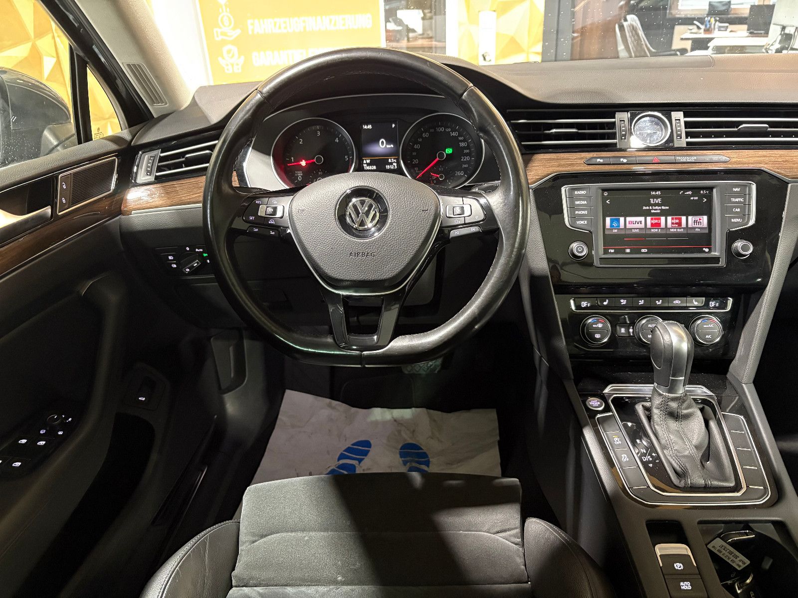 Fahrzeugabbildung Volkswagen Passat Variant Highline BMT/KAMERA/NAVI/SHZ/ACC/