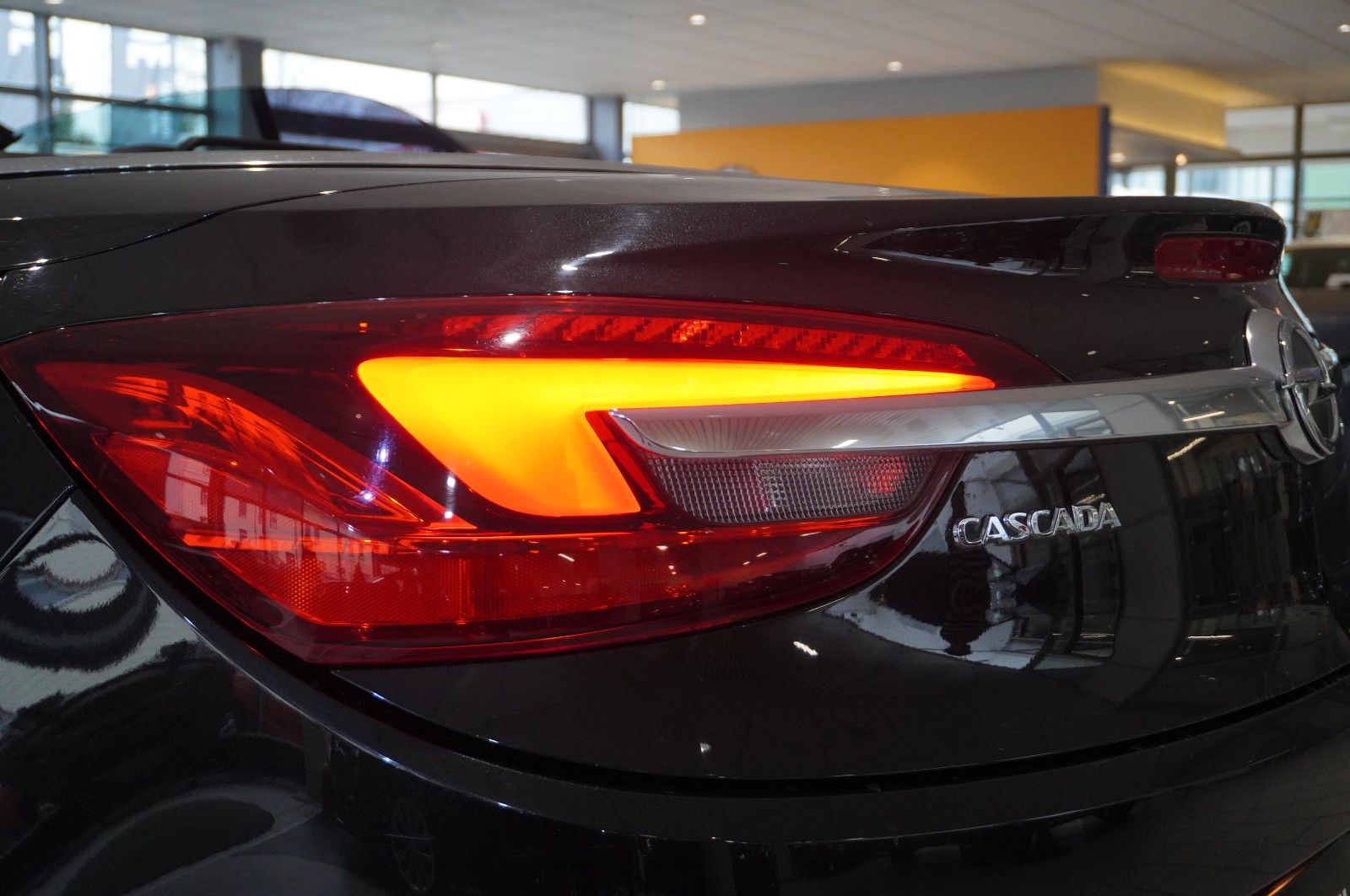 Fahrzeugabbildung Opel Cascada 2.0D INNOVATION BI-XENON/SHZ/SPORT/LEDER